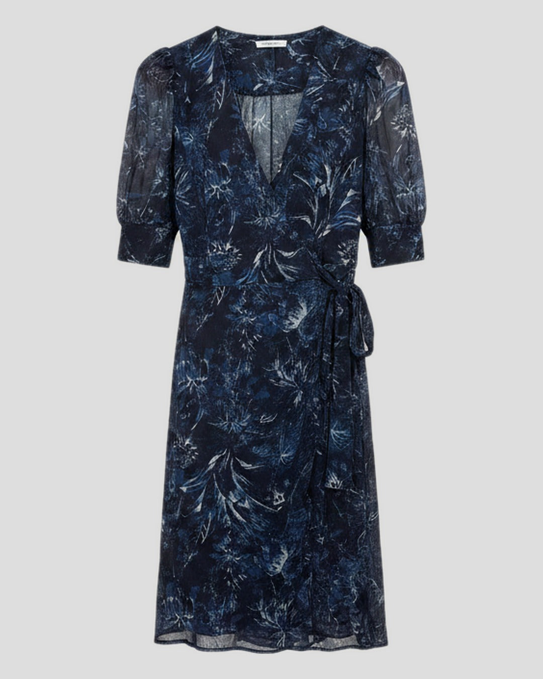 attic and barn silk dress Silk mid-length dress Attic And Barn Black size M International in Silk