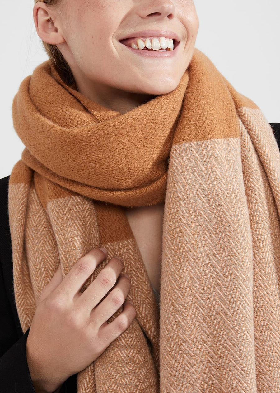 Agnes Scarf 0124/4123/662300 Hobbs-Camel