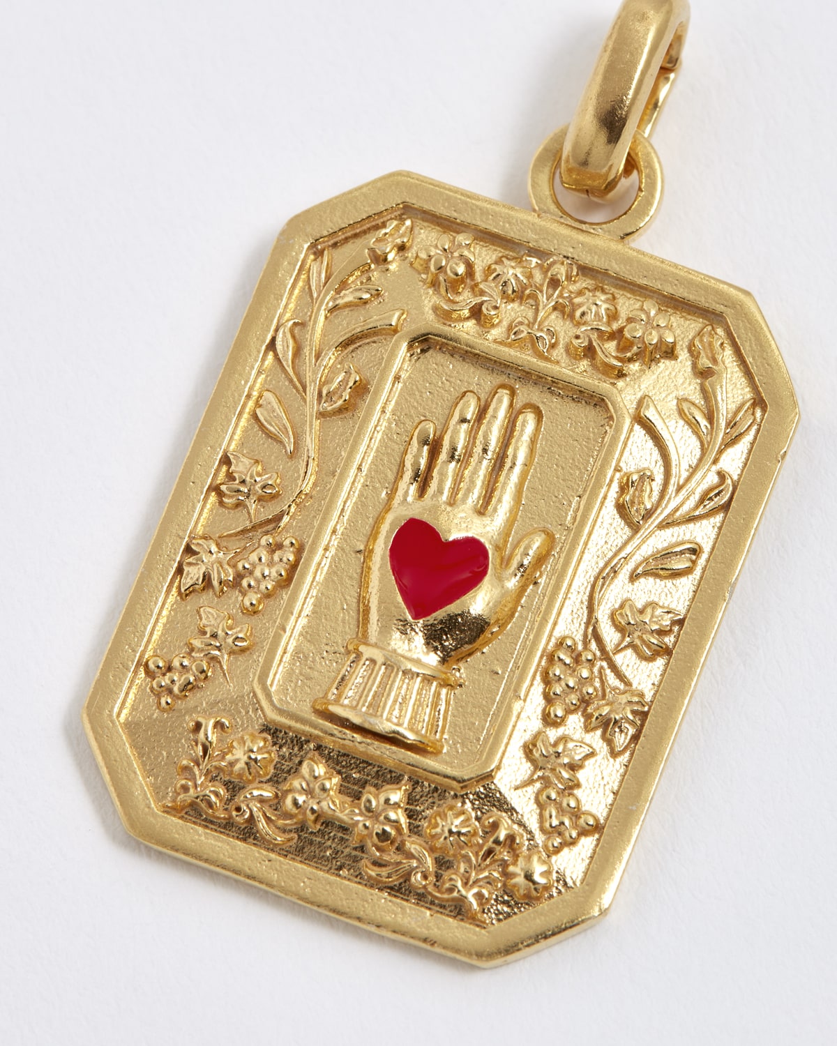 Pendant Heart In Hand Gold